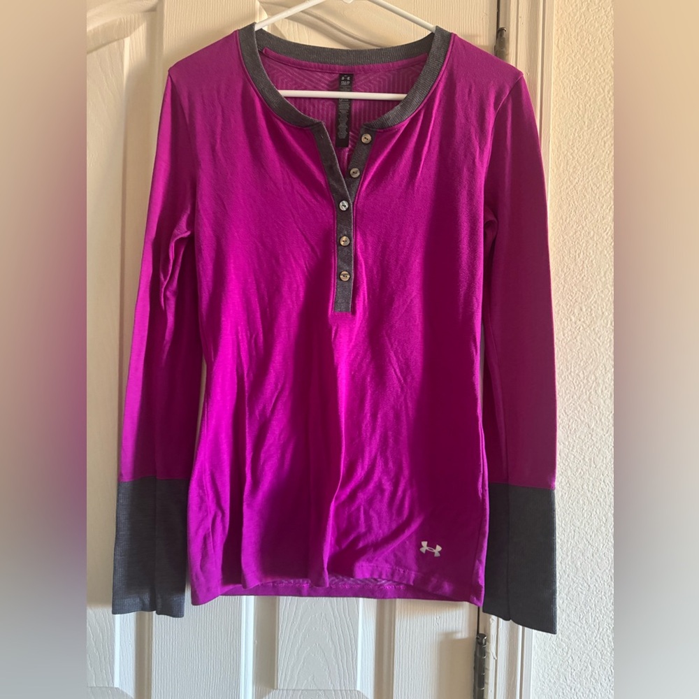 Under Armor running shirt. Size M.
